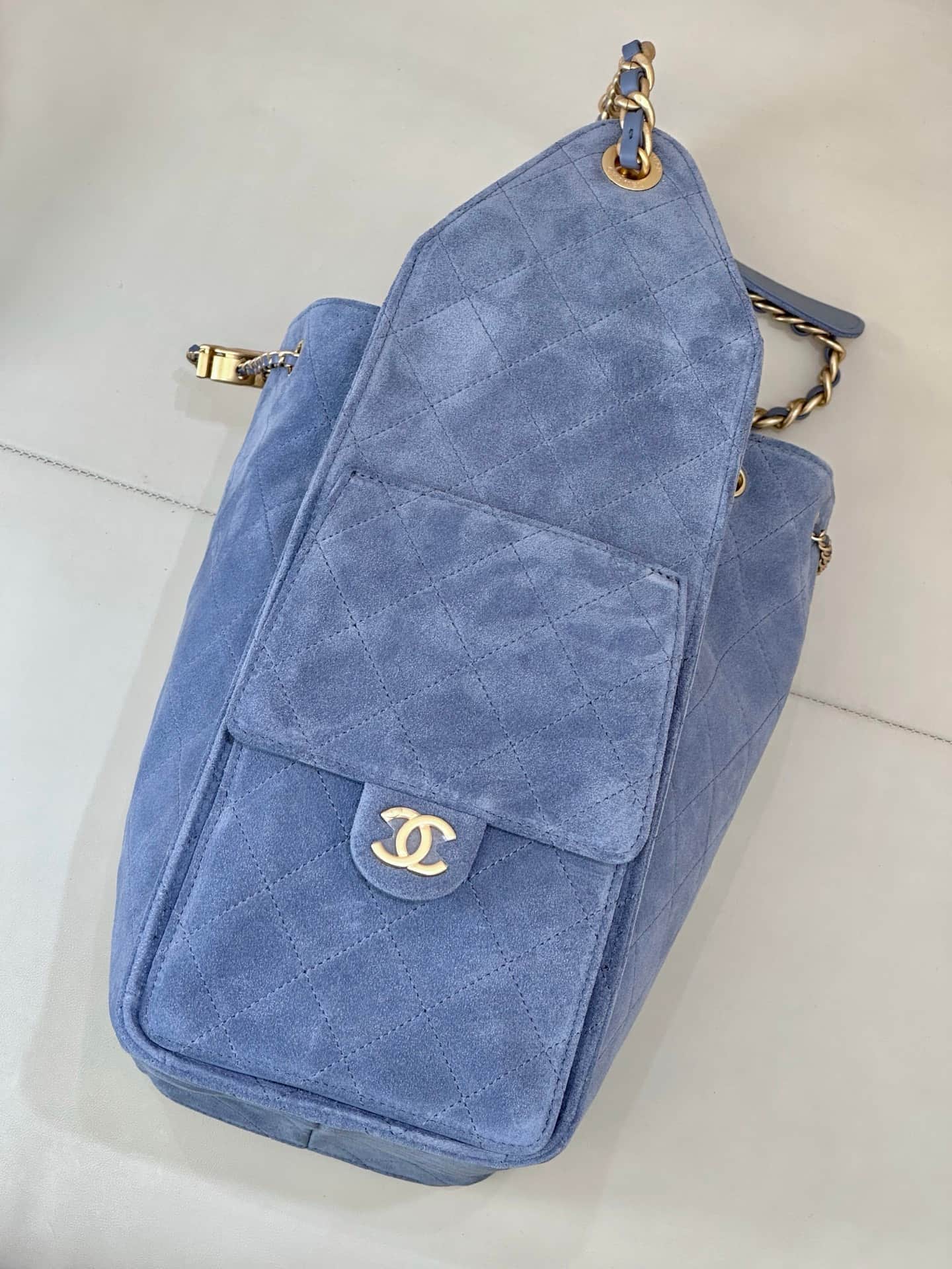 Chanel 25 Medium Hobo handbag AS5311 Suede &Gold-tone Metal Blue TOP