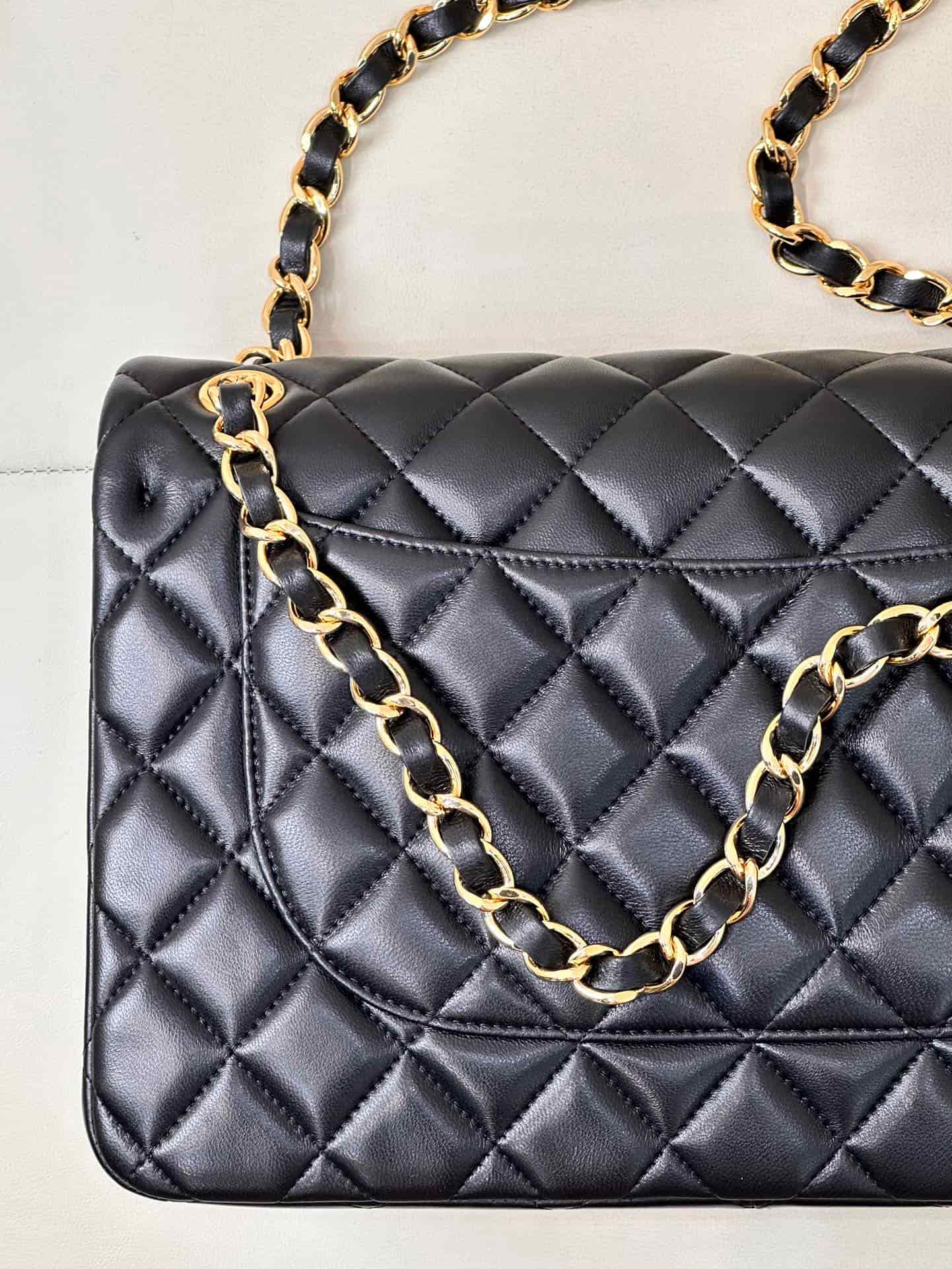 Chanel Large CLASSIC HANDBAG Lambskin Black Gold Metal TOP
