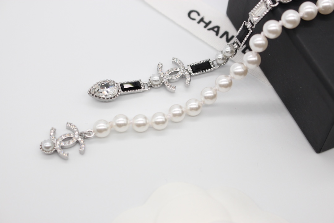 Chanel Crystal Pearl Bow CC Necklace High