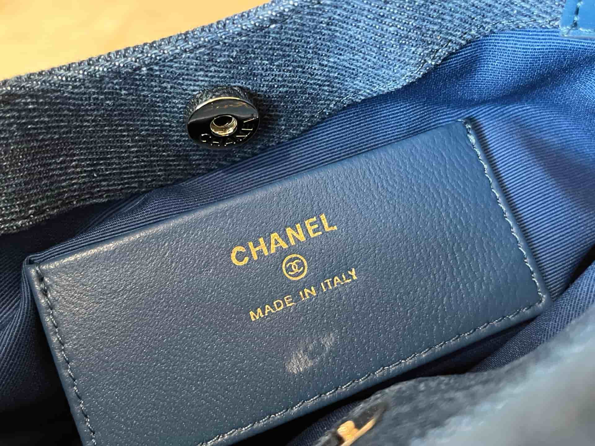 Chanel 31 Mini BAG Washed-Denim& Gold-Tone Metal AP3656 Blue A