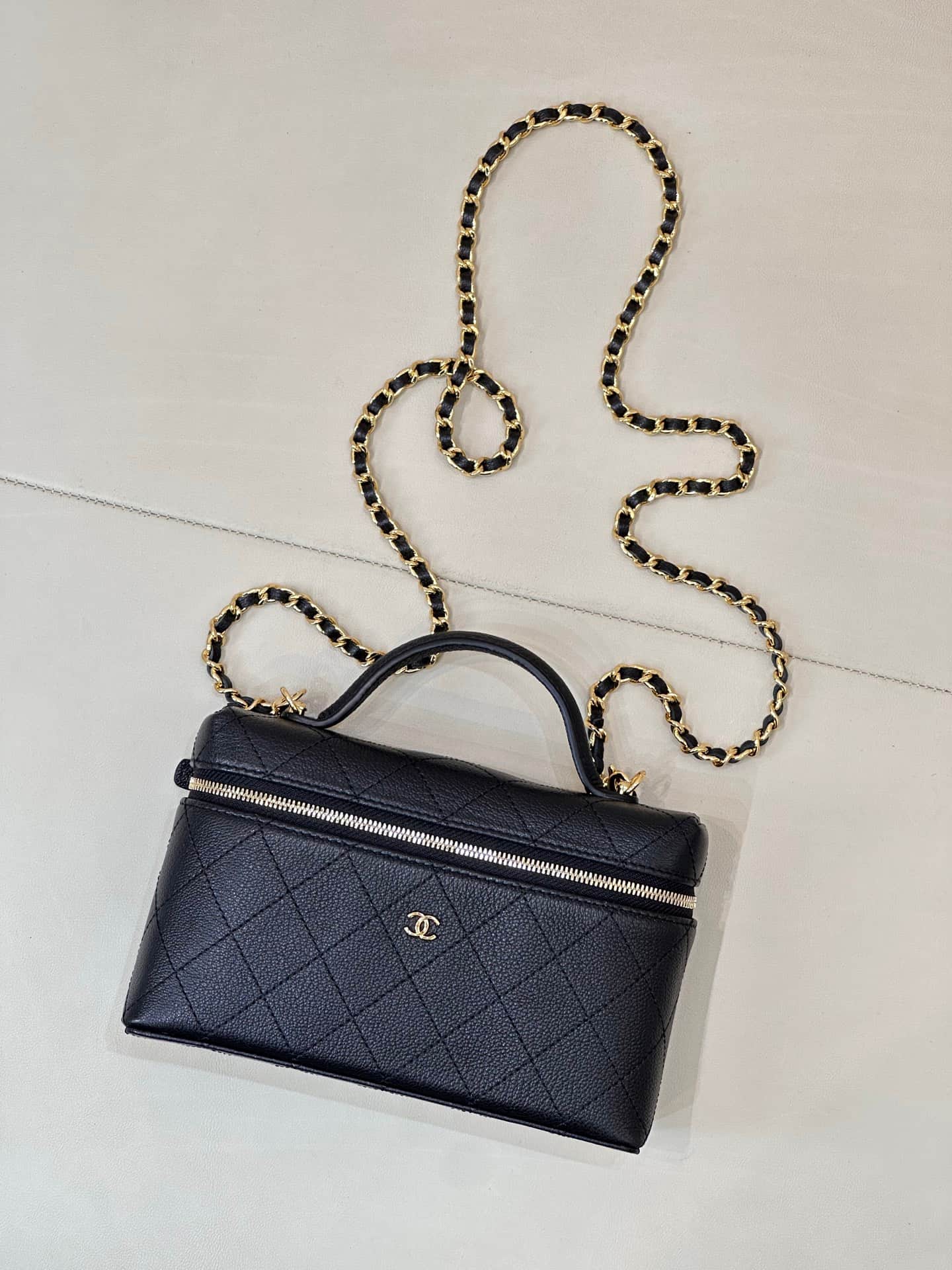 Chanel Vanity with Chain Grained Shiny Calfskin & Gold-Tone Metal Black AP5100 TOP