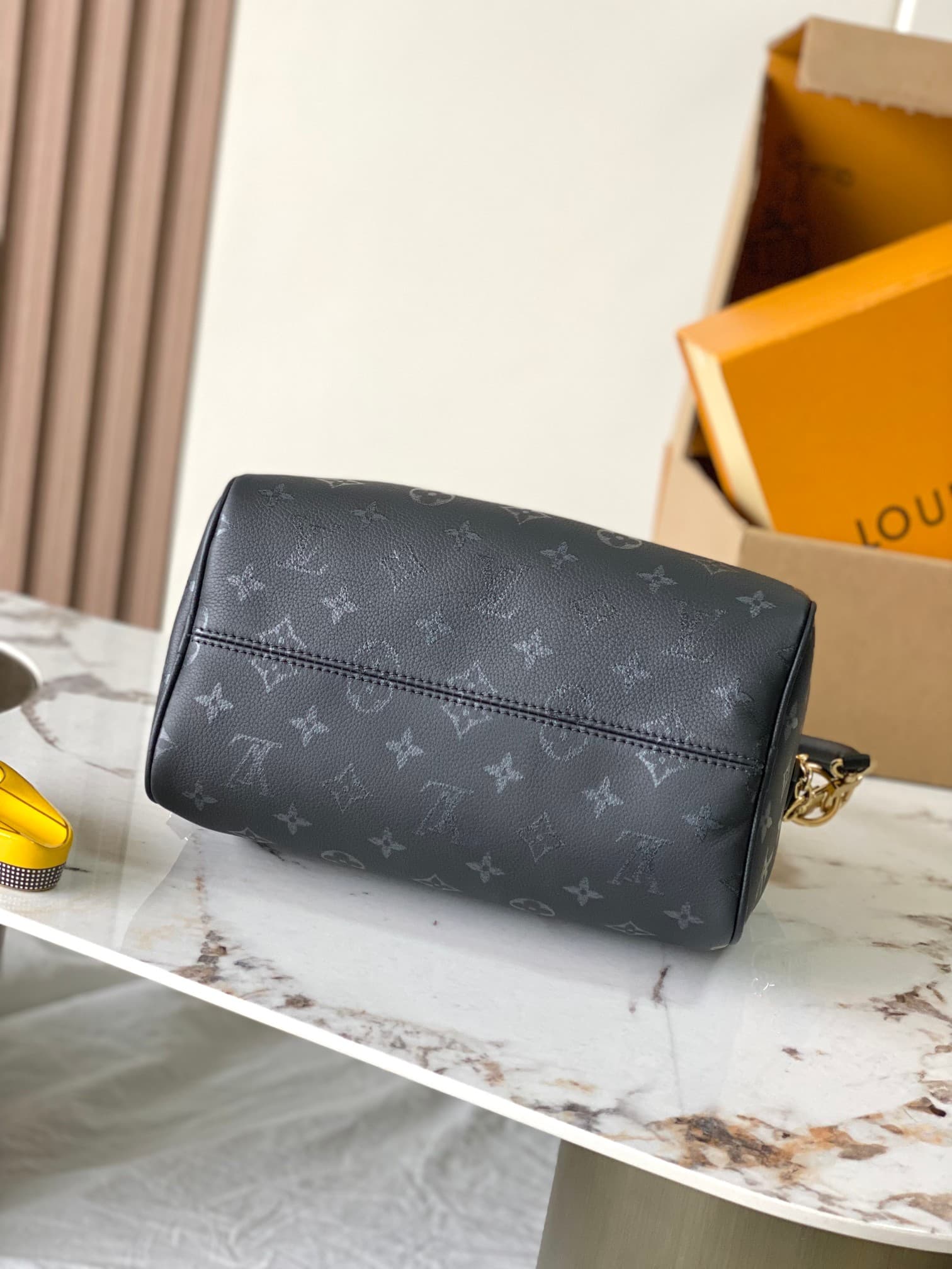 Louis Vuitton Speedy Bandoulière 25 Black Calf leather M26486 TOP