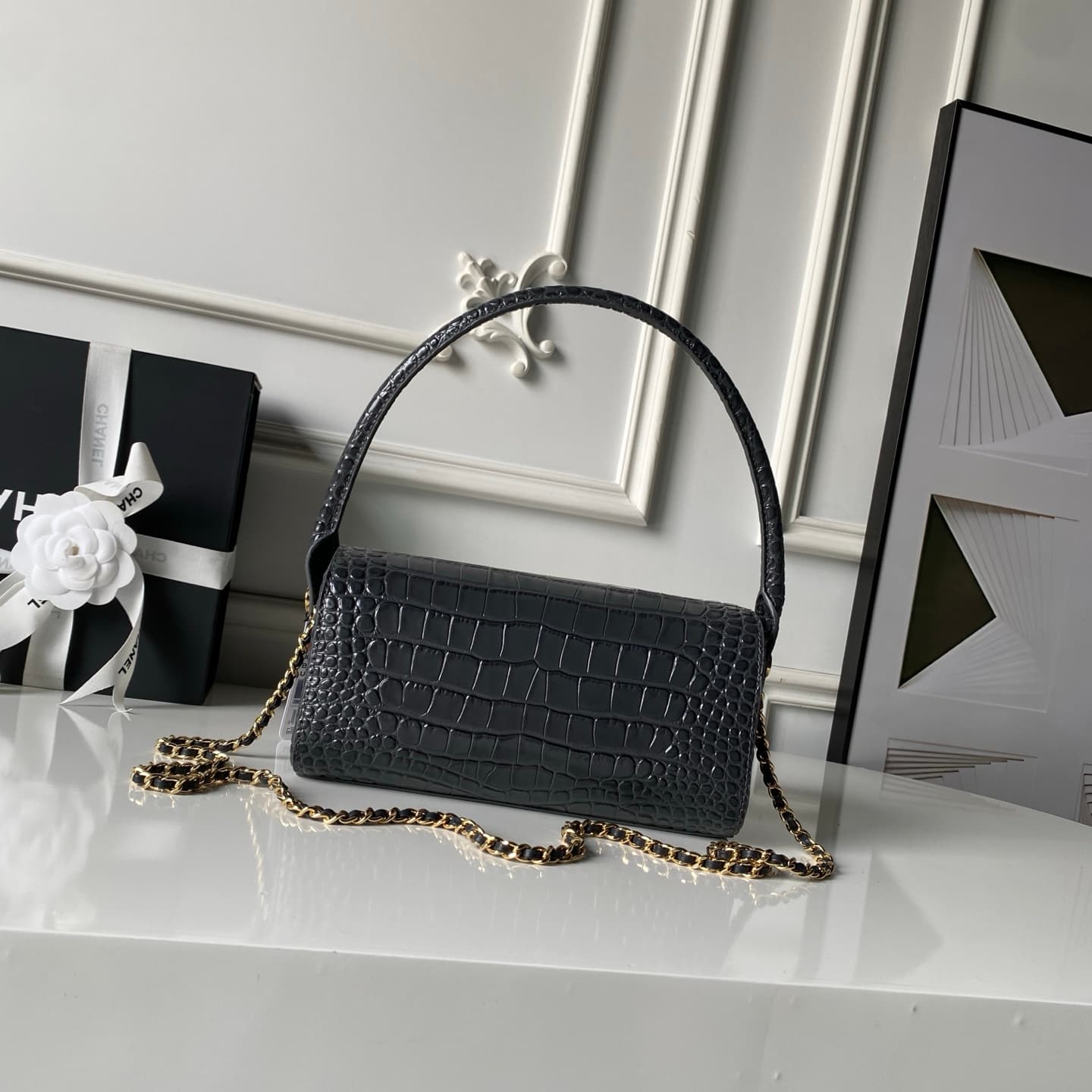 Chanel Clutch with chain Crocodile Embossed Calfskin & Gold-Tone Metal AP5294 Grey High