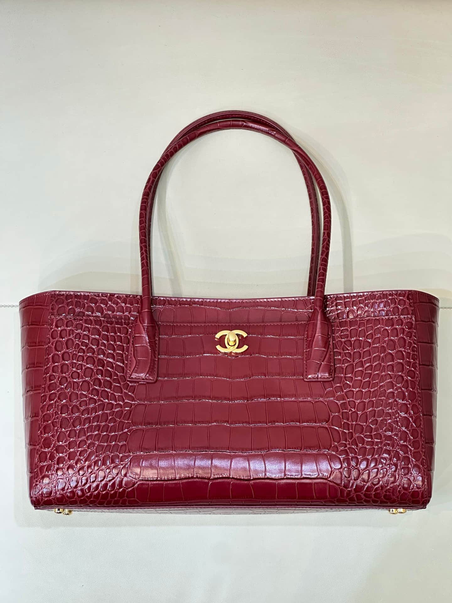 Chanel Small Shopping Bag Crocodile Embossed Calfskin & Gold-Tone Metal Claret AS6243 TOP