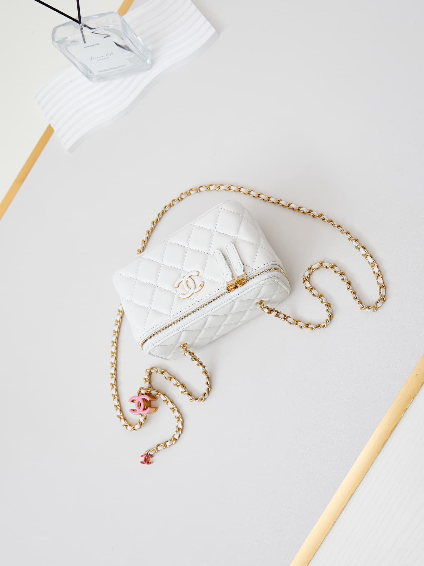 Chanel Vanity with Chain AP3940 Lambskin White A